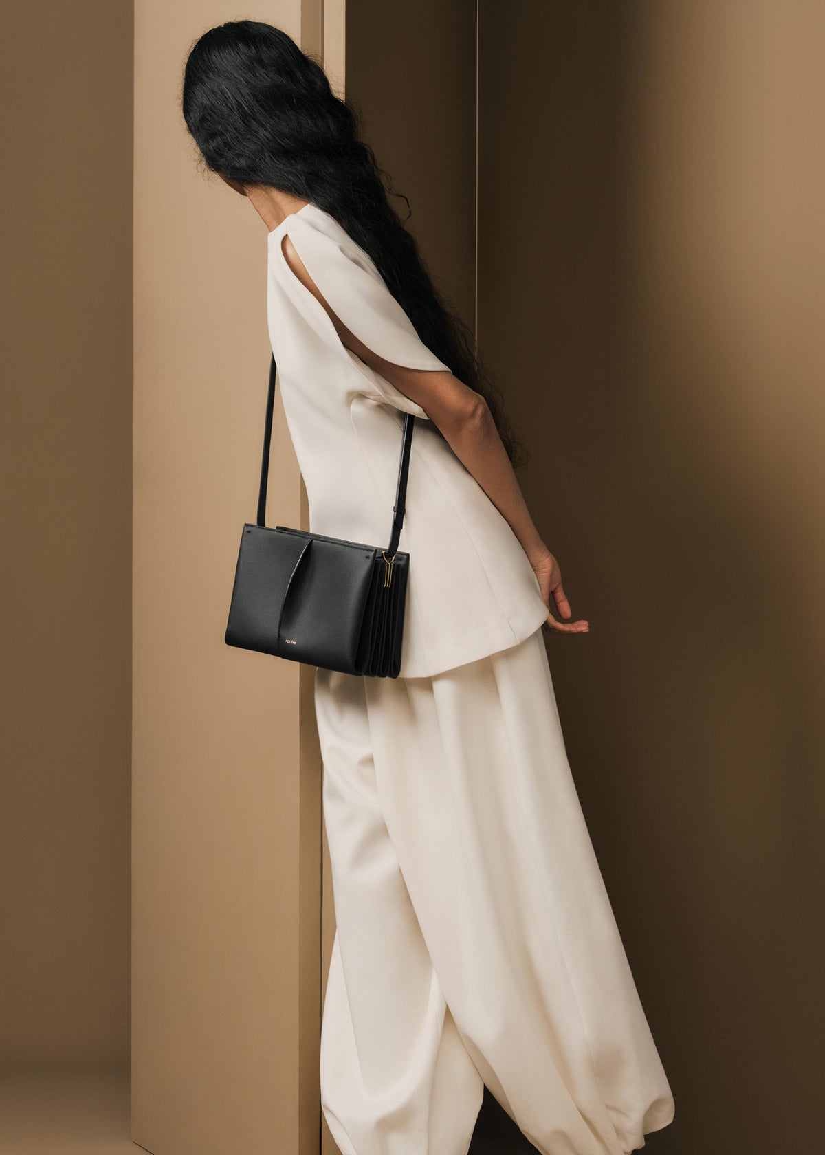 PLNE - Boky - Textured Black