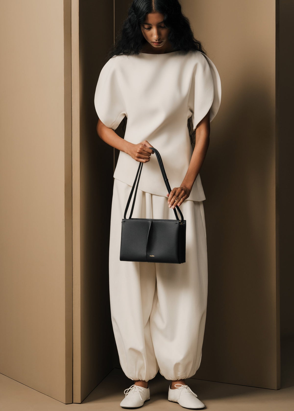 PLNE - Boky - Textured Black