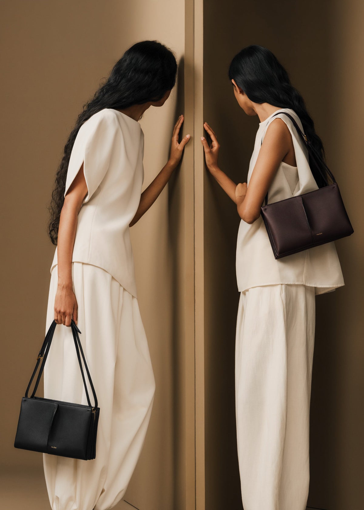 PLNE - Boky - Textured Black