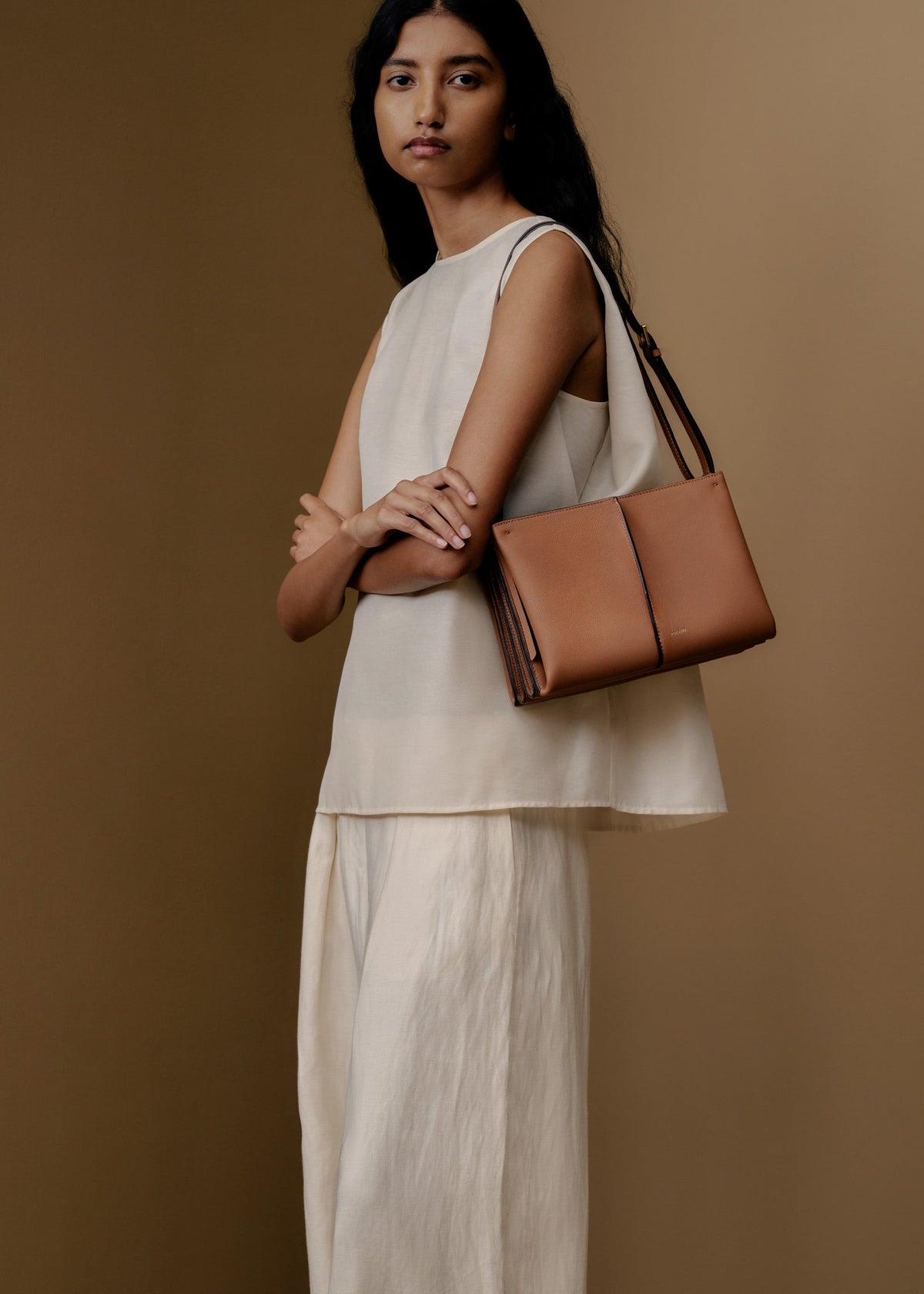 PLNE - Boky - Textured Camel
