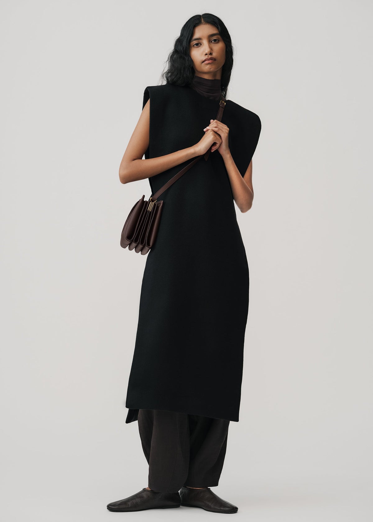 PLNE - Boky - Textured Ebony