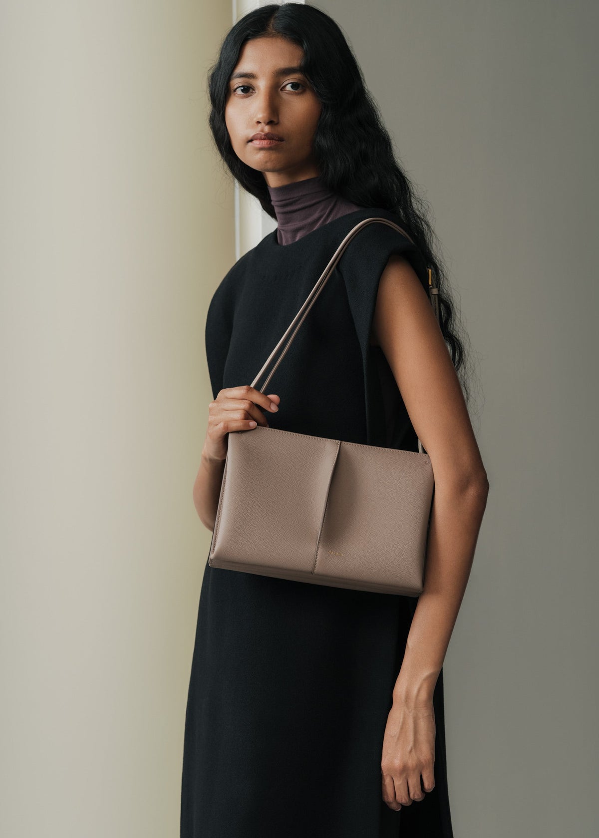 PLNE - Boky - Textured Taupe