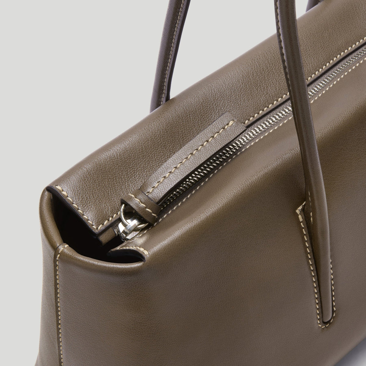 DMLR - Rebecca Donaldson x The Stockholm Shoulder